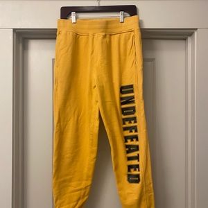 UNDEFEATED Gold Sweatpants Size M